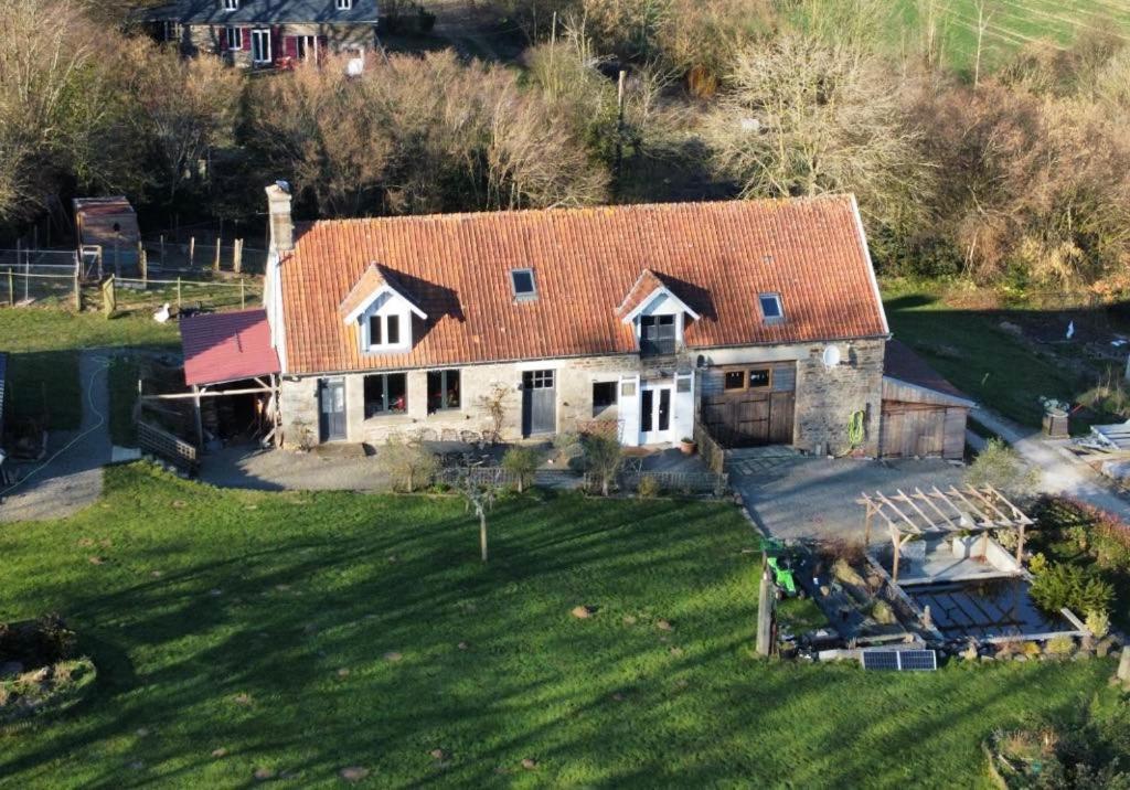 Ferme De Noyes Bed and Breakfast Sourdeval Εξωτερικό φωτογραφία