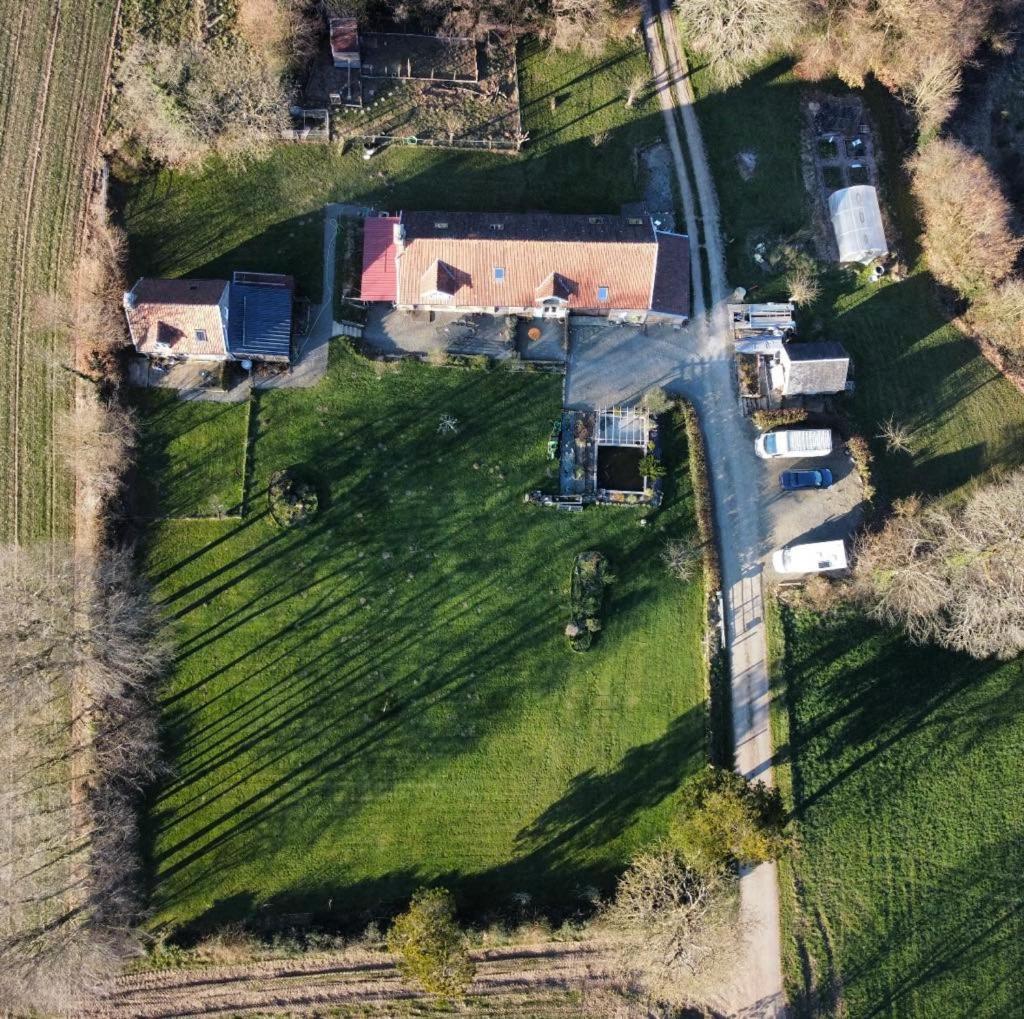 Ferme De Noyes Bed and Breakfast Sourdeval Εξωτερικό φωτογραφία